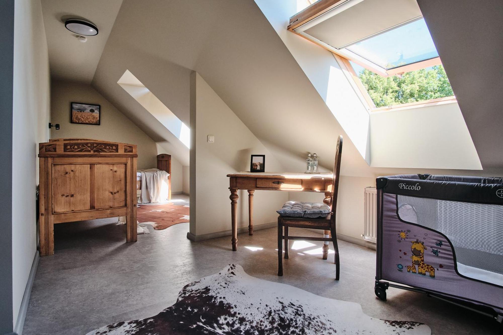 Hotel Pernigele Yelgavkrasty Экстерьер фото